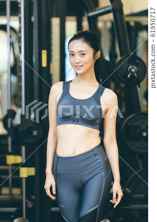 健身房健身女人 健身房健身女人 61950717