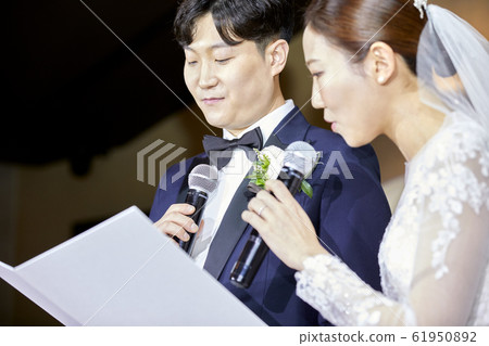 Wedding, marriage, young man, young woman, groom, bride, husband, wife, wife, wife, wedding, wedding, wedding 61950892