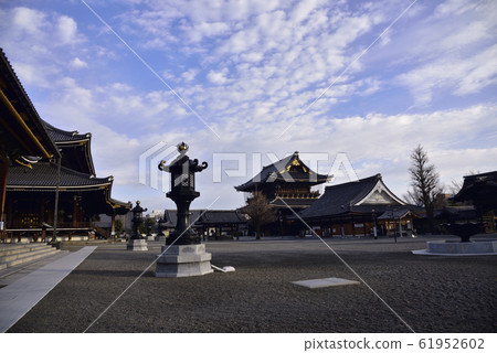 東本願寺 61952602