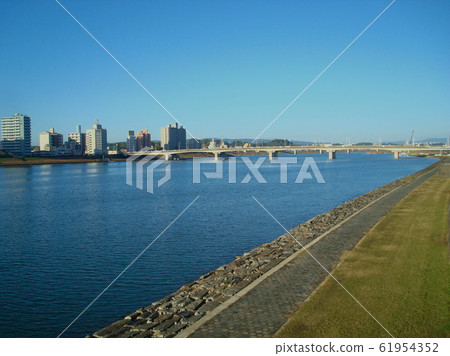 Riverside Cityscape and Landscape Miyazaki Oyodogawa 61954352
