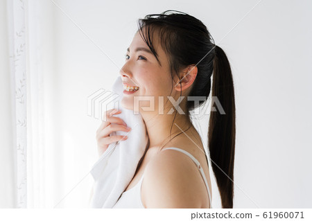 美女形象（濕髮，濕髮，濕氣 61960071