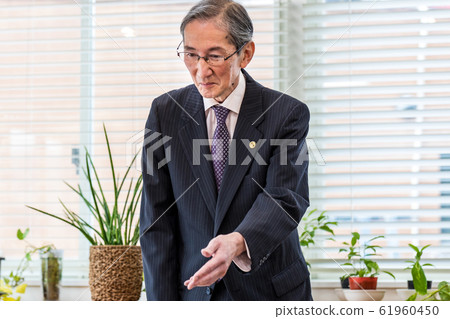 高級律師諮詢 高級律師諮詢 61960450