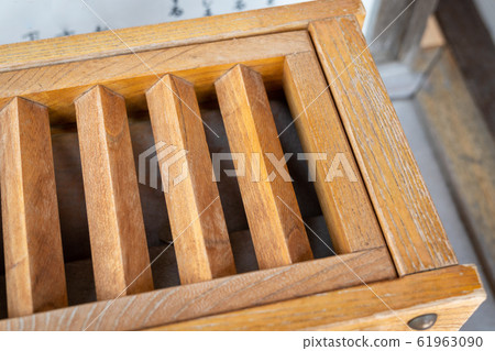 A picture of a money box in Japan 61963090