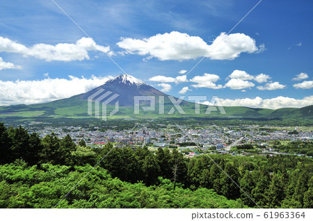 富士山和御殿場的街道 61963364