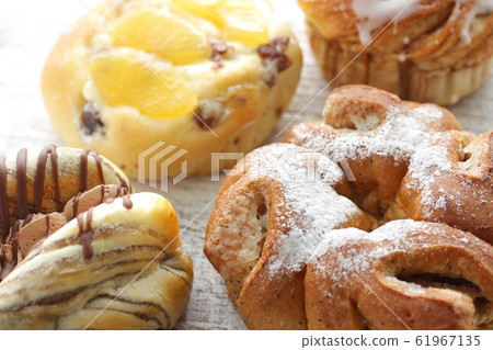 Close-up image photo of sweet bread Close-up image photo of sweet bread 61967135
