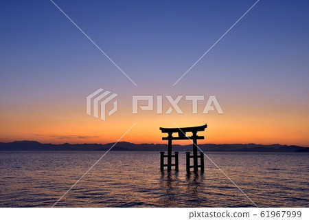 白石神社的朝日 白石神社的朝日 61967999