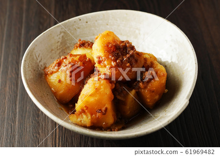 煮土豆 煮土豆 61969482