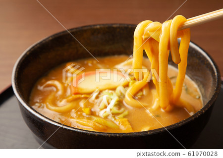 Curry udon  61970028
