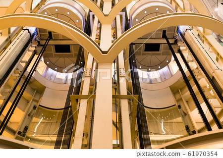 羽田機場2號航站樓清晨電梯 羽田機場2號航站樓清晨電梯 61970354