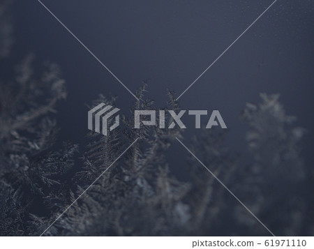 Ice crystals 61971110