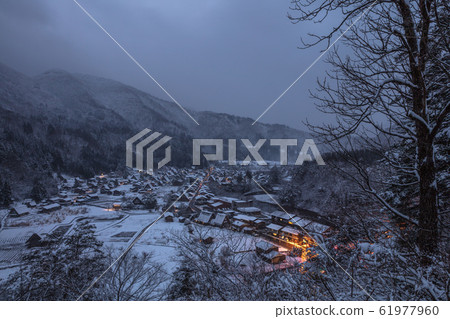 Gifu Prefecture Shirakawa-go Snow Scene Morning 61977960