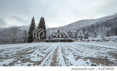 岐阜縣白川鄉雪景光子 61978608