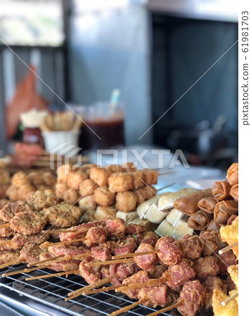 Fried sausages and deep-fried, meatballs,chicken Fried sausages and deep-fried, meatballs,chicken 61981703