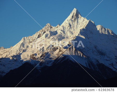 Mianzimu, Meili Snow Mountain, China Mianzimu, Meili Snow Mountain, China 61983678