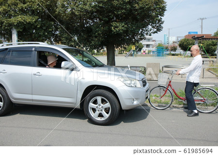 倒車Awa和交通事故發生前 61985694