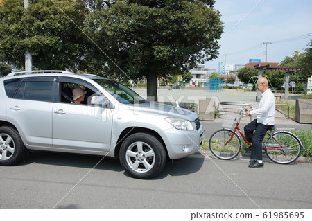 倒車Awa和交通事故發生前 61985695