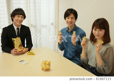 Pure gold reserve image Pure gold reserve image 61987115