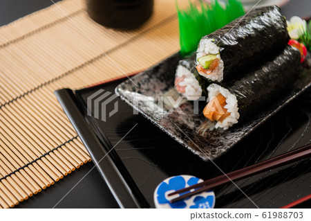 Makizushi 61988703