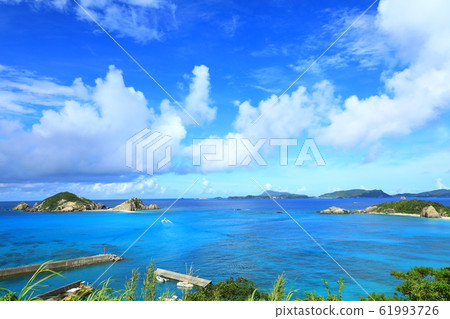Aharen Beach and Hanari Island Aharen Beach and Hanari Island 61993726