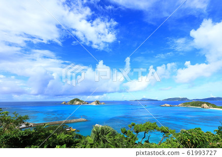 Aharen Beach and Hanari Island Aharen Beach and Hanari Island 61993727