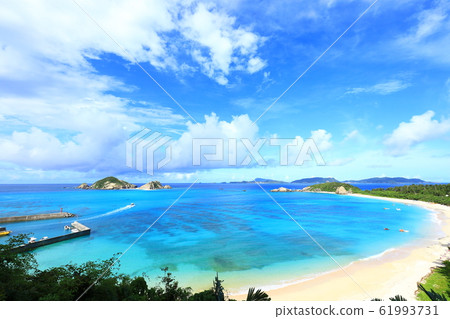 Aharen Beach and Hanari Island Aharen Beach and Hanari Island 61993731