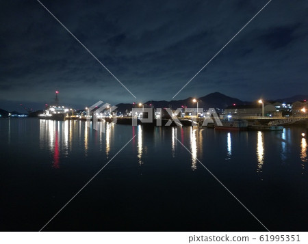 夜景潛艇2 61995351