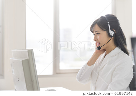 白大褂，接線員，呼叫中心 61997142