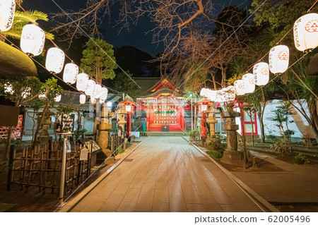 Enoshima and Eshima Shrine lanterns 62005496