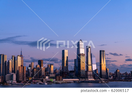 "New York" Manhattan night view from Harmitton Park 62006517