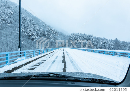 駕駛雪路 62011595