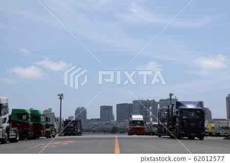 Scenery of Shinagawa Wharf in Konan, Minato-ku, Tokyo 62012577