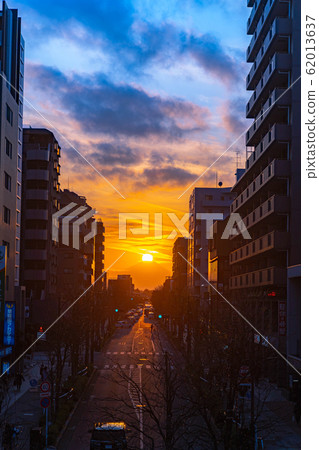 Evening view of Higashi-Kurume Station (Diamond Fuji) [Tokyo] 62013637
