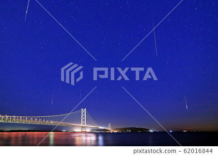 Perseid meteor shower and Akashi Kaikyo Bridge 62016844