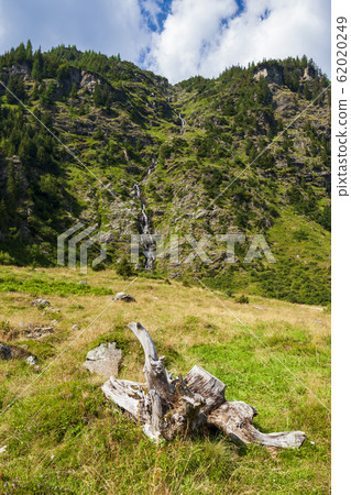 Alpine mountains near lake Riesachsee in Austria Alpine mountains near lake Riesachsee in Austria 62020249