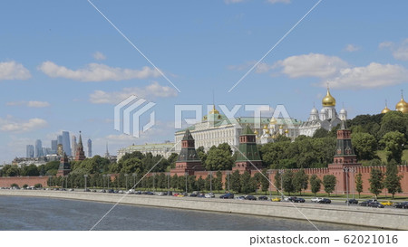 Sunny summer day moscow river bay kremlin 62021016
