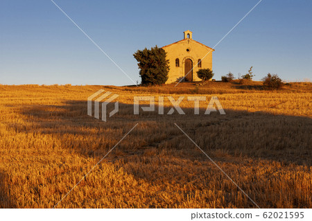 chapel with lavender field, Plateau de Valensole, chapel with lavender field, Plateau de Valensole, 62021595
