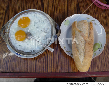 煎雞蛋和法式麵包(萬象/老撾) 煎雞蛋和法式麵包(萬象/老撾) 62022775