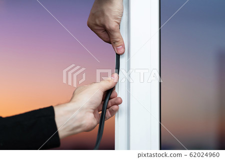 Professional master at repair and installation of 62024960