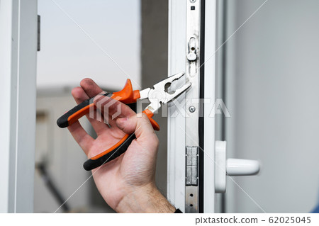 Professional master for repair and installation of 62025045