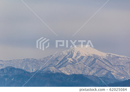 winter mountain 62025084