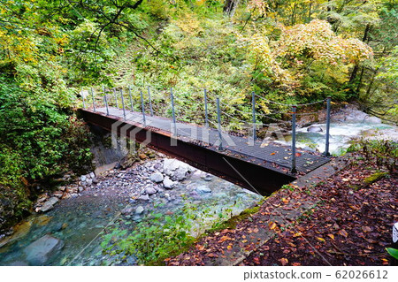 前往苗場赤湯溫泉的山路 62026612