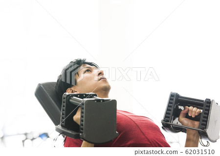 Men training 62031510