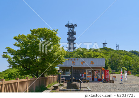 從茨城縣筑波三幸加原山(筑波山丘站附近)觀看茶館和Nyotaiyama地區 從茨城縣筑波三幸加原山(筑波山丘站附近)觀看茶館和Nyotaiyama地區 62037723