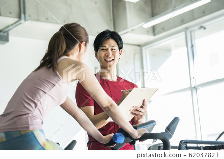 Personal training trainer 62037821
