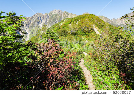Goryudake mountain climbing in autumn (View of Goryudake from Tomi ridge) 62038037