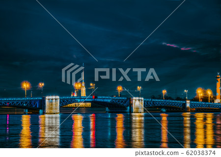 Drawbridge Palace Bridge in night time. Saint 62038374