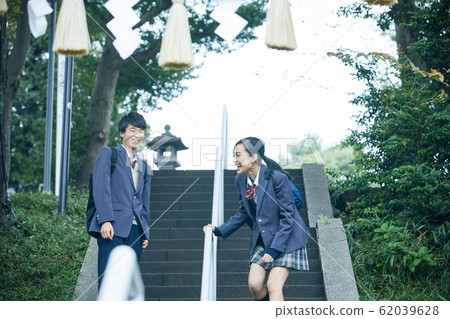 高中夫婦上下學 高中夫婦上下學 62039628