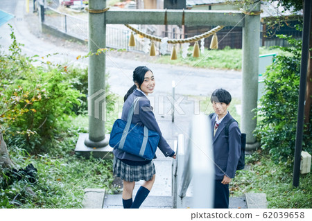 高中夫婦上下學 高中夫婦上下學 62039658