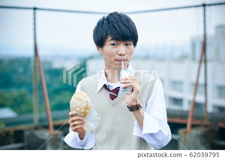 Daily life of high school students 62039795