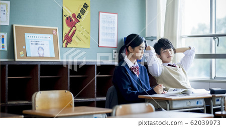 高中生男女學習 高中生男女學習 62039973